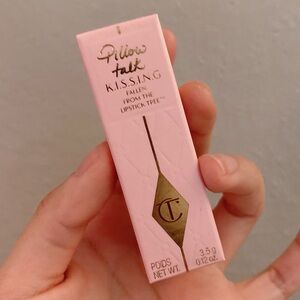 Charlotte Tilbury K.I.S.S.I.N.G Satin Shine Lipstick